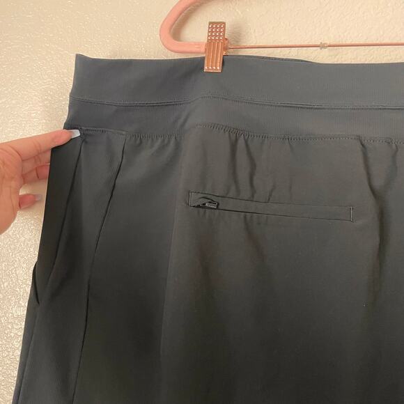 Athleta Shorts Womens Size 26 Plus Black Brooklyn Pull On Pockets Athletic Gym - Picture 7 of 10